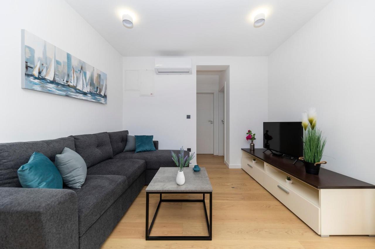 Appartamento Marianne , Parking Free , 2 Bedroom & 2 Bathroom , Modern & Cozy Zara