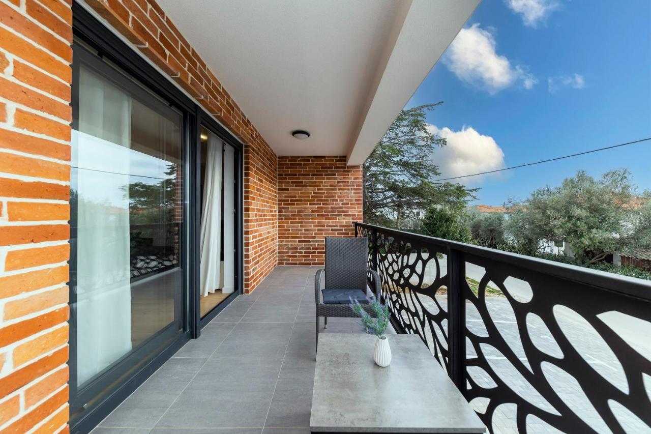 Marianne , Parking Free , 2 Bedroom & 2 Bathroom , Modern & Cozy Appartamento *