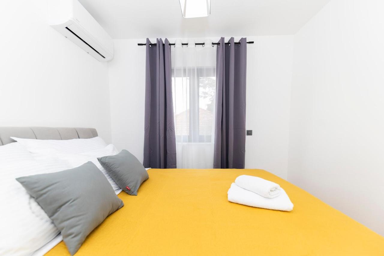 Marianne , Parking Free , 2 Bedroom & 2 Bathroom , Modern & Cozy Appartamento