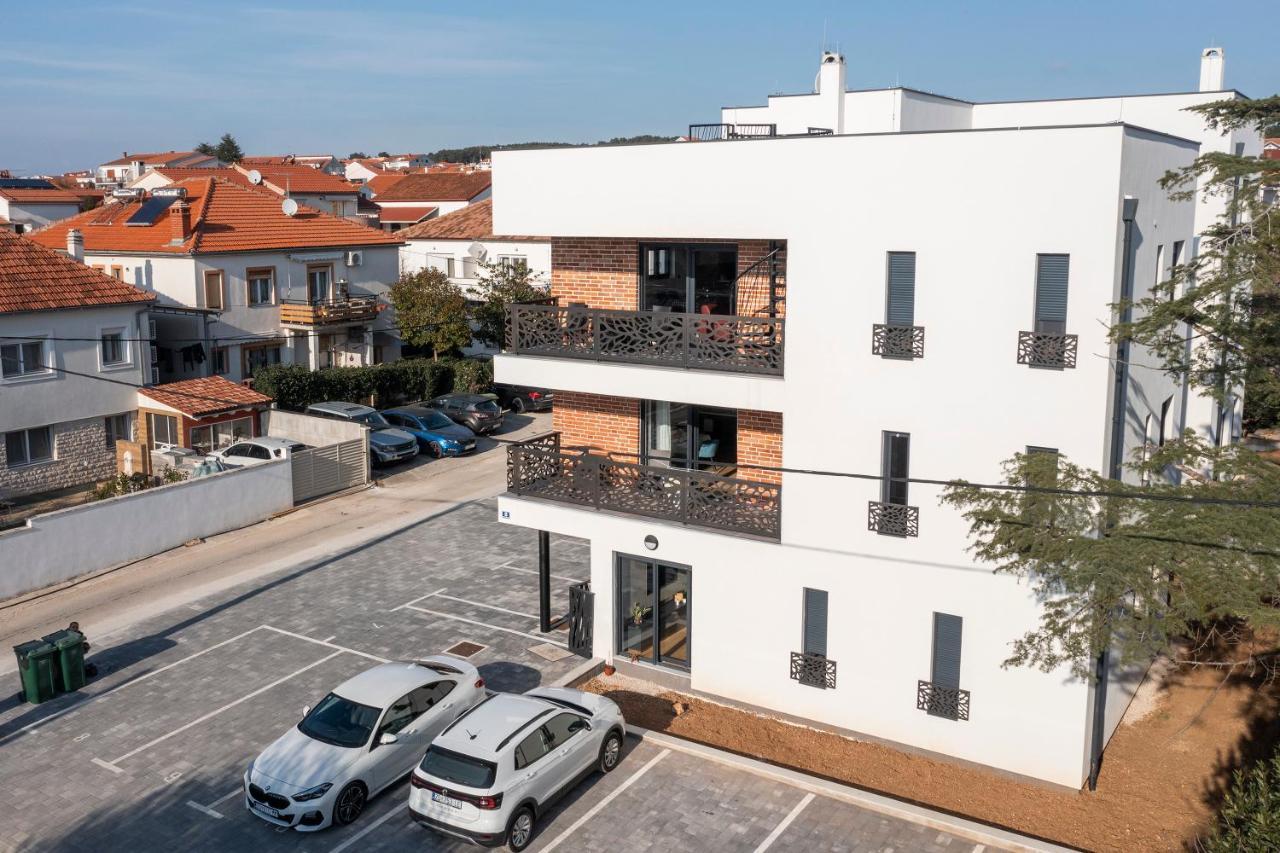 Marianne , Parking Free , 2 Bedroom & 2 Bathroom , Modern & Cozy * Zara