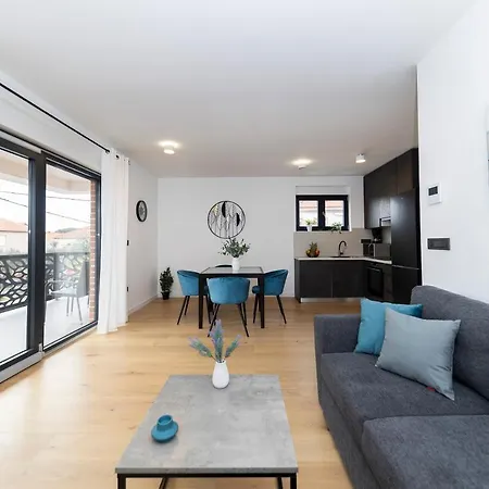 Apartment Marianne , Parking Free , 2 Bedroom & 2 Bathroom , Modern & Cozy Zára Kültér fotó