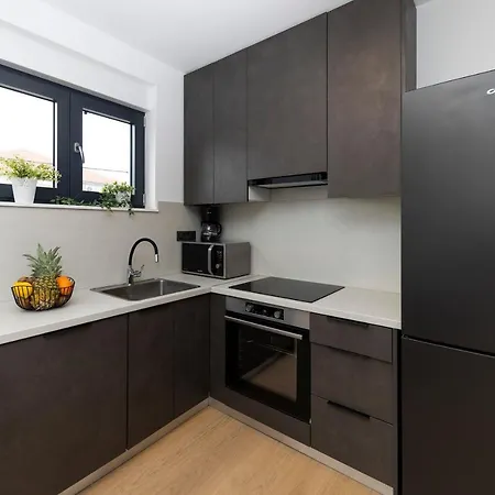 Apartment Marianne , Parking Free , 2 Bedroom & 2 Bathroom , Modern & Cozy Zára Kültér fotó
