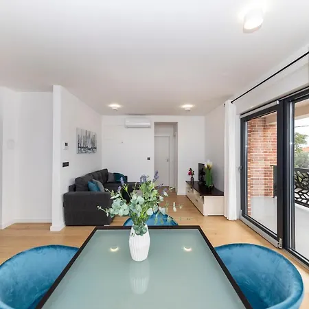 Apartment Marianne , Parking Free , 2 Bedroom & 2 Bathroom , Modern & Cozy Zára Kültér fotó